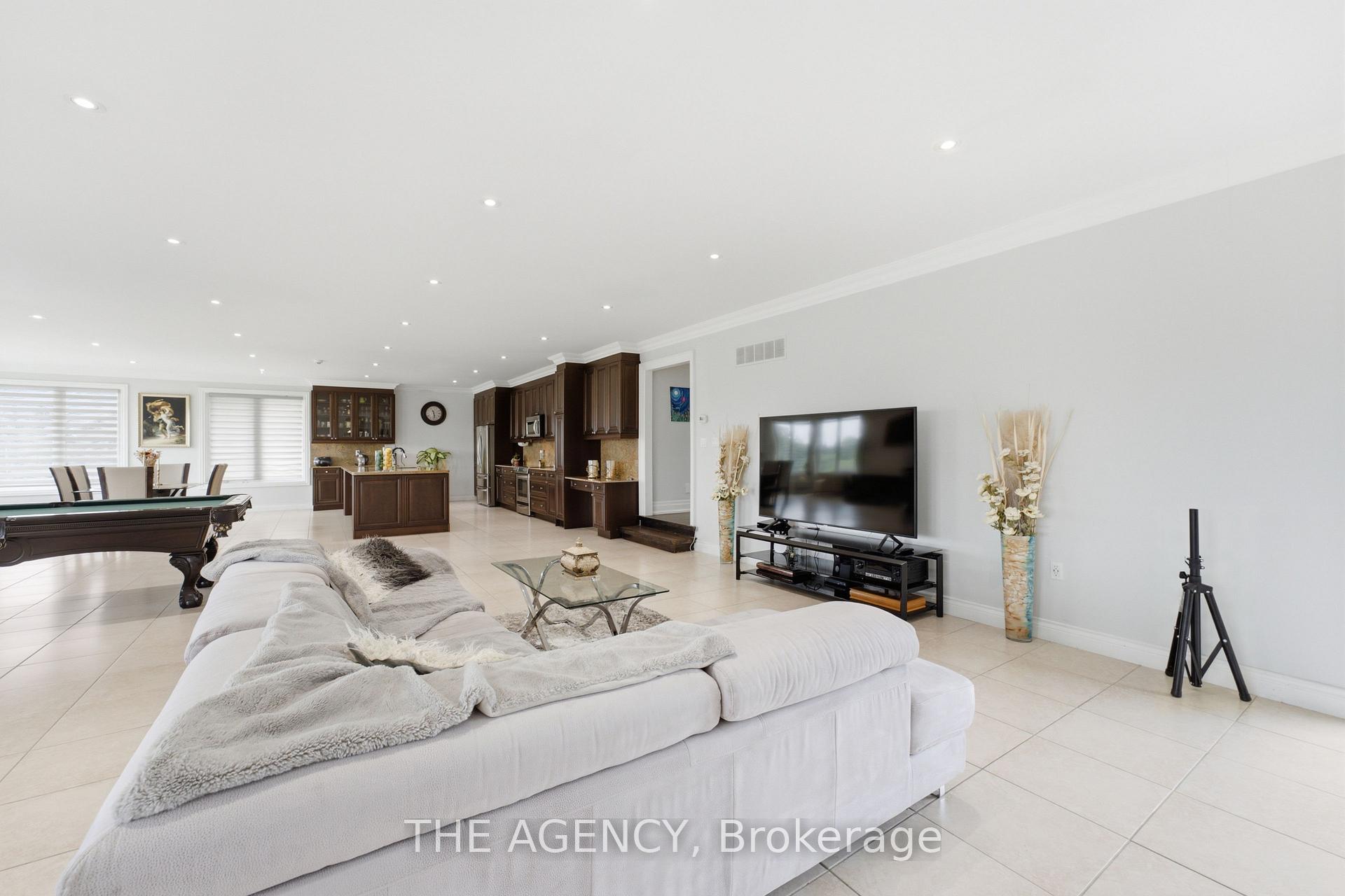 Photo 11 of 14415 Jane Street, King, Rural King — HOMEH