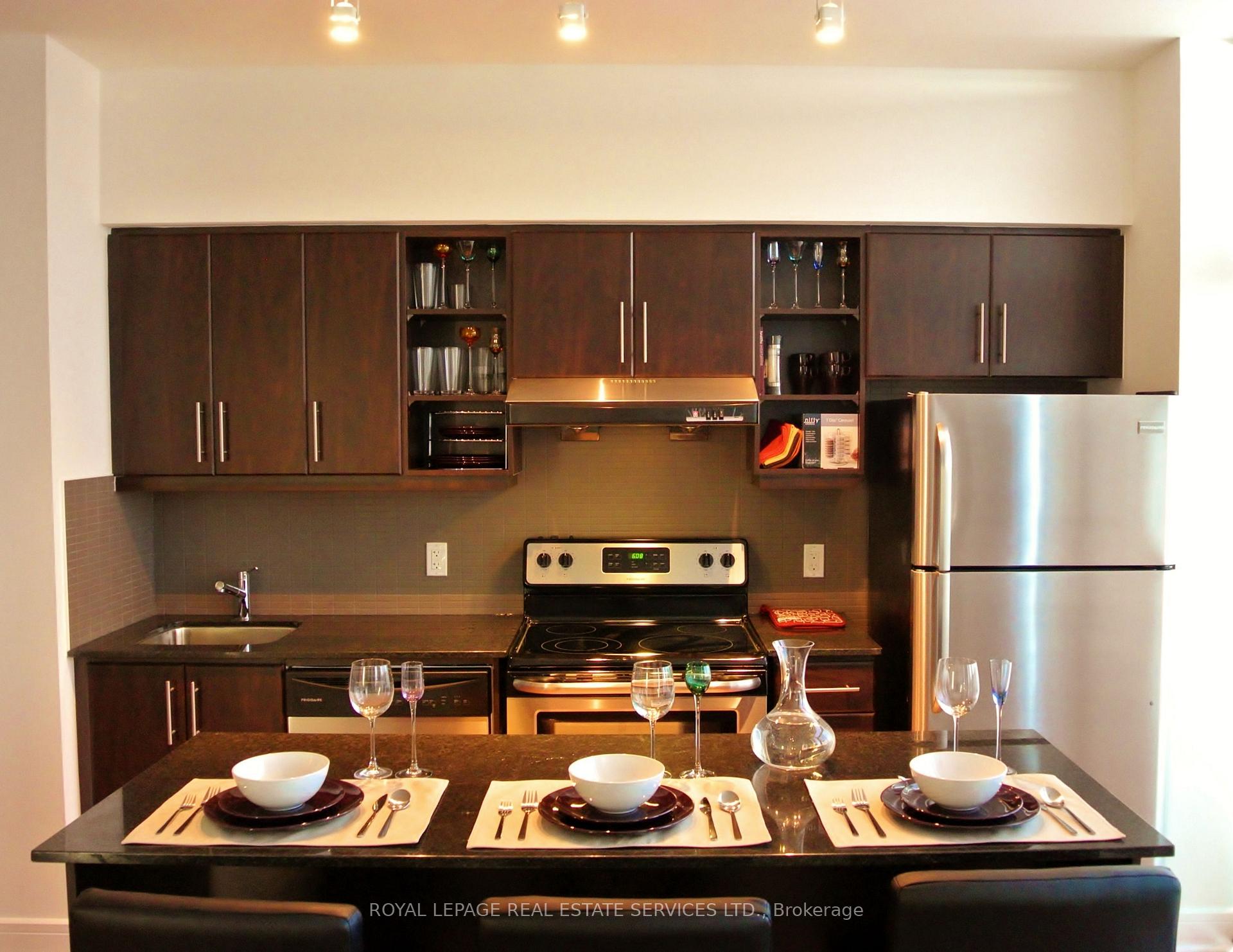 Photo 4 of Unit PH 14, 35 Brian Peck Crescent, Toronto, Thorncliffe Park — HOMEH