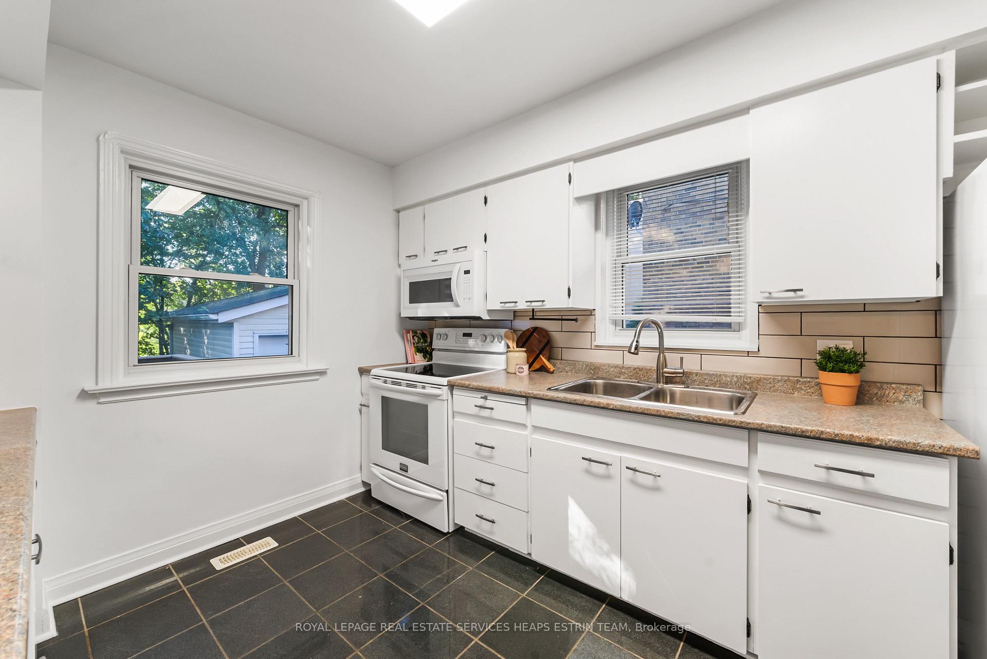Photo 14 of 63 Thursfield Crescent, Toronto, Leaside — HOMEH