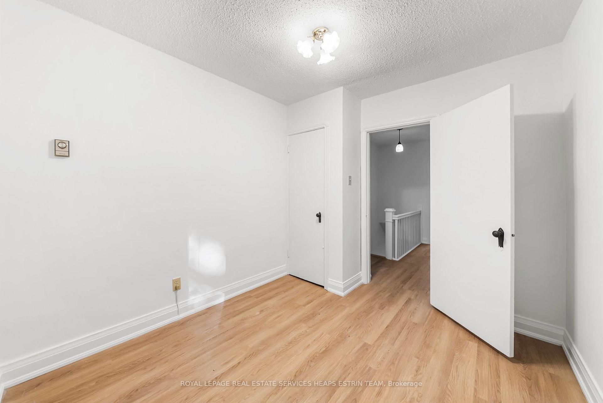 Photo 24 of 63 Thursfield Crescent, Toronto, Leaside — HOMEH