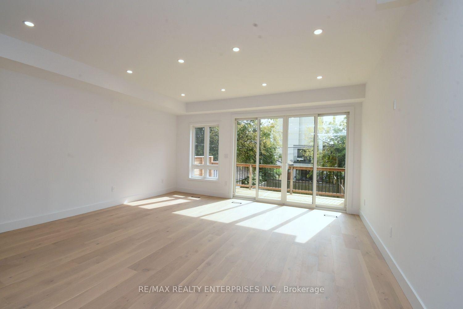 Photo 13 of 19 Simpson Avenue, Etobicoke, Mimico — HOMEH