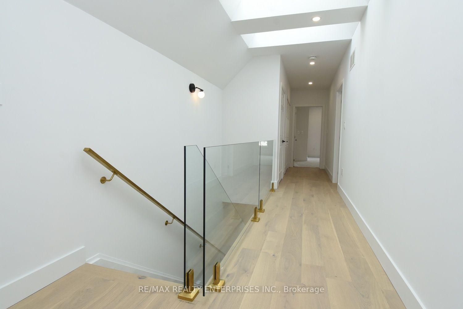 Photo 16 of 19 Simpson Avenue, Etobicoke, Mimico — HOMEH