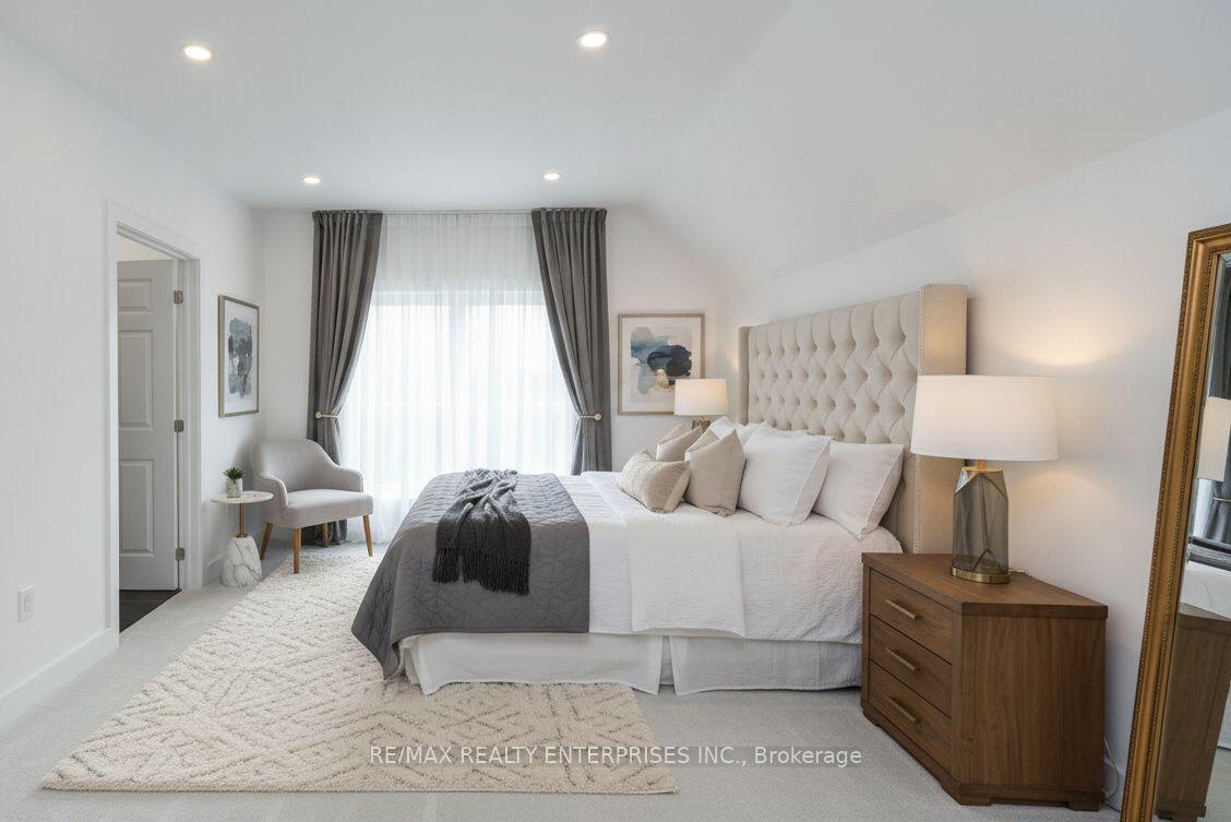 Photo 20 of 19 Simpson Avenue, Etobicoke, Mimico — HOMEH