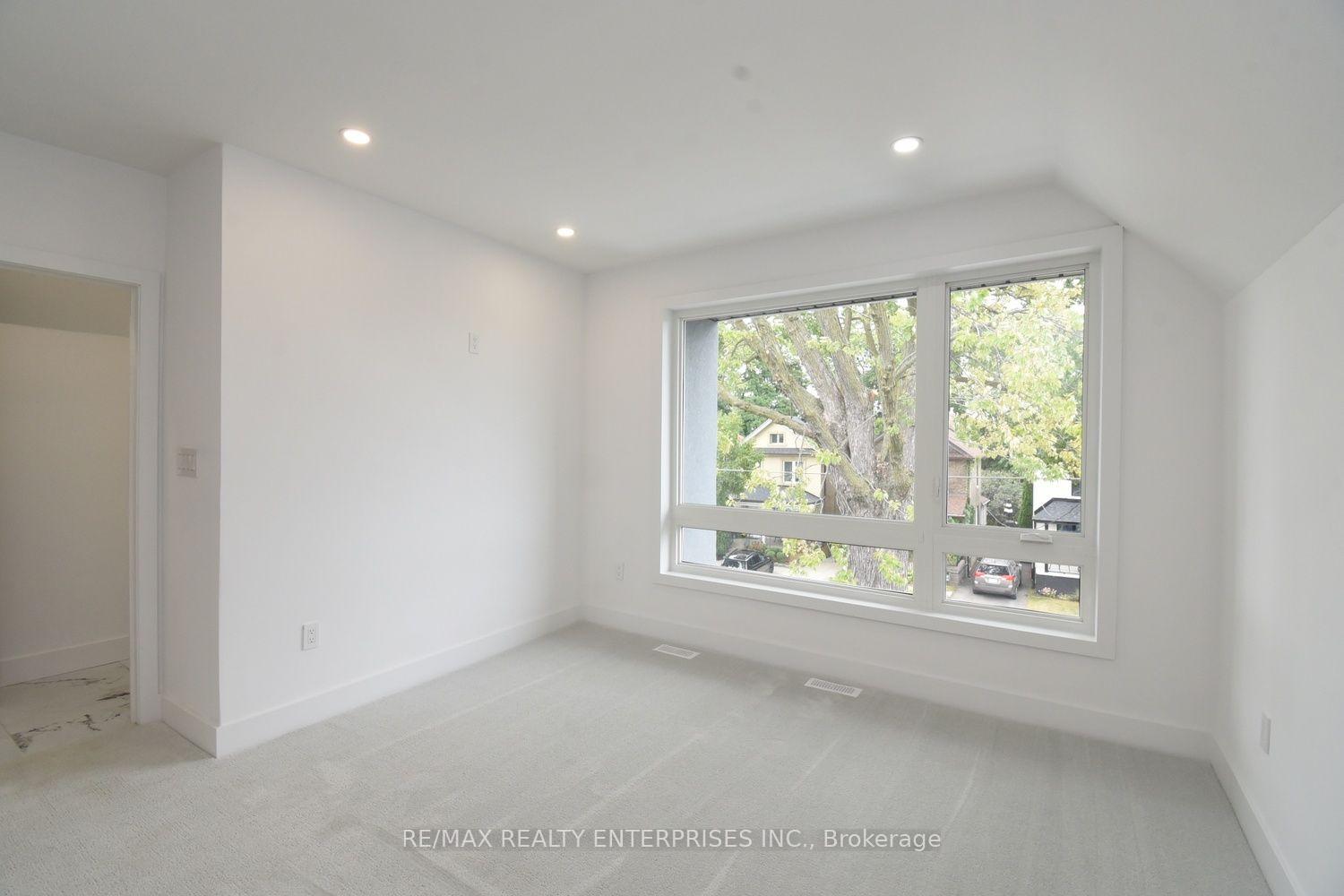 Photo 27 of 19 Simpson Avenue, Etobicoke, Mimico — HOMEH