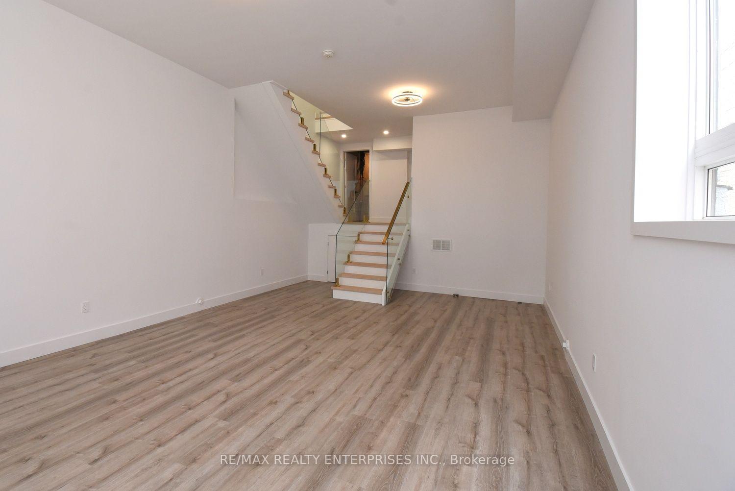 Photo 30 of 19 Simpson Avenue, Etobicoke, Mimico — HOMEH