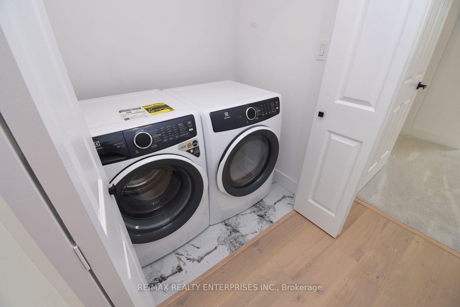 Photo 31 of 19 Simpson Avenue, Etobicoke, Mimico — HOMEH