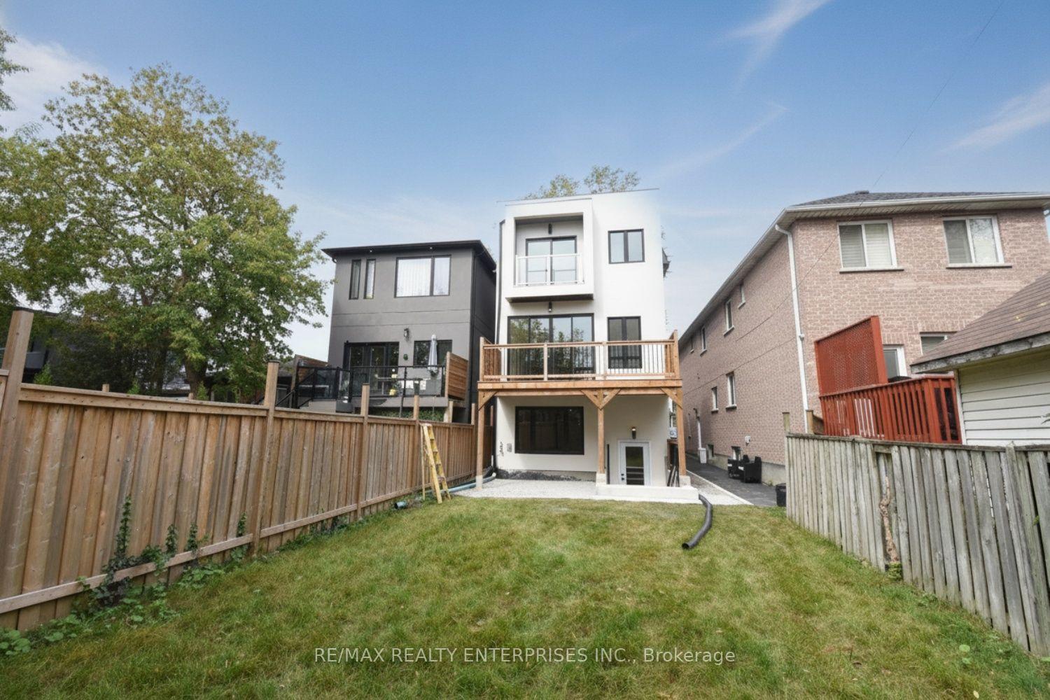 Photo 33 of 19 Simpson Avenue, Etobicoke, Mimico — HOMEH