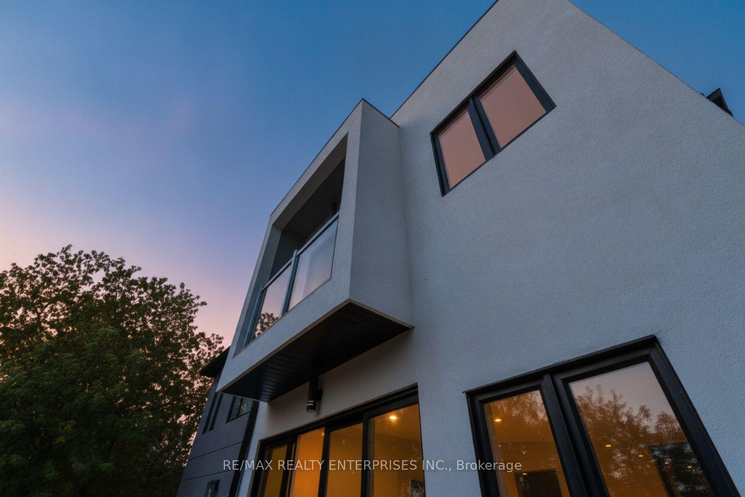 Photo 34 of 19 Simpson Avenue, Etobicoke, Mimico — HOMEH