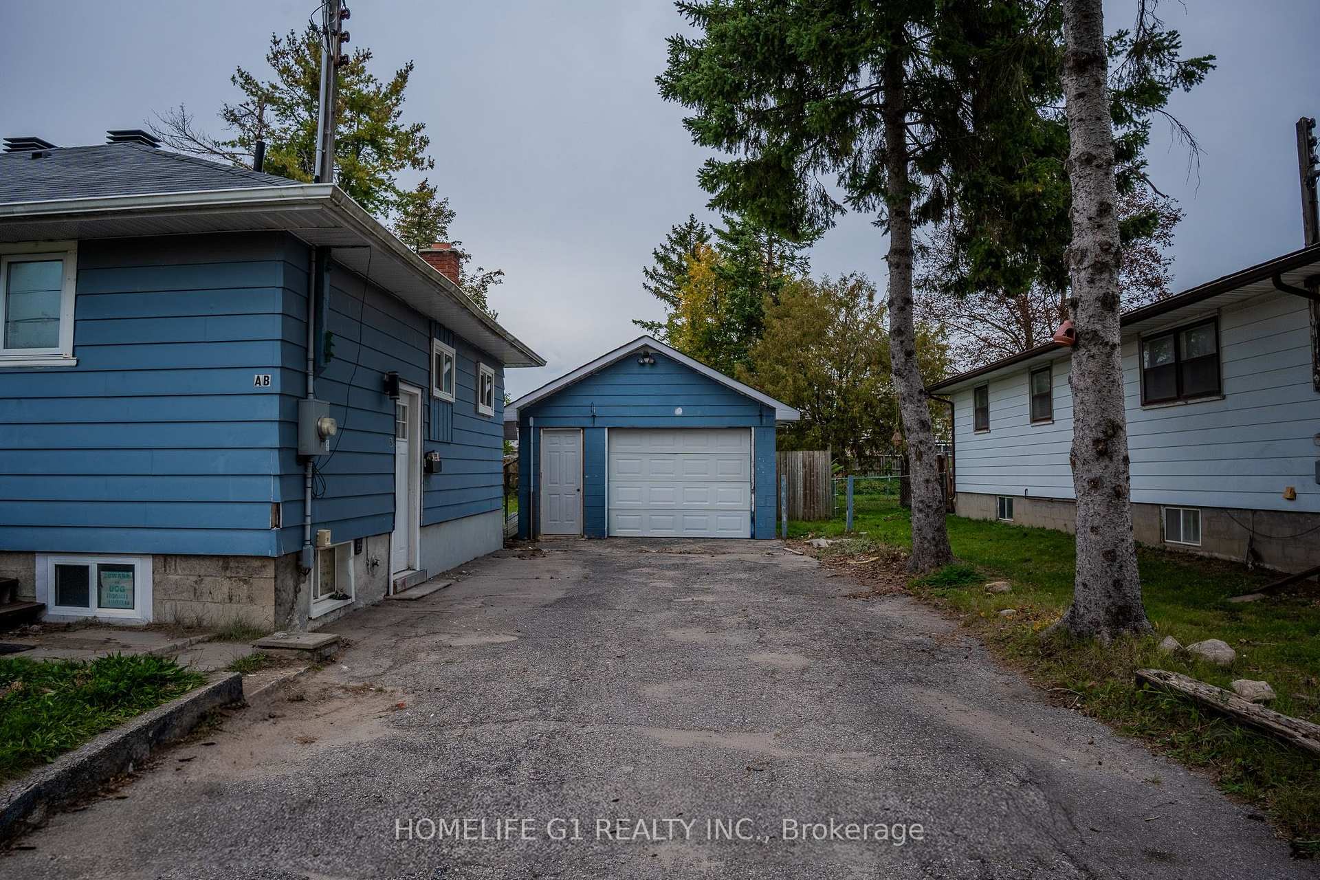 Photo 4 of 332 Grove Street E, Barrie, Grove East — HOMEH