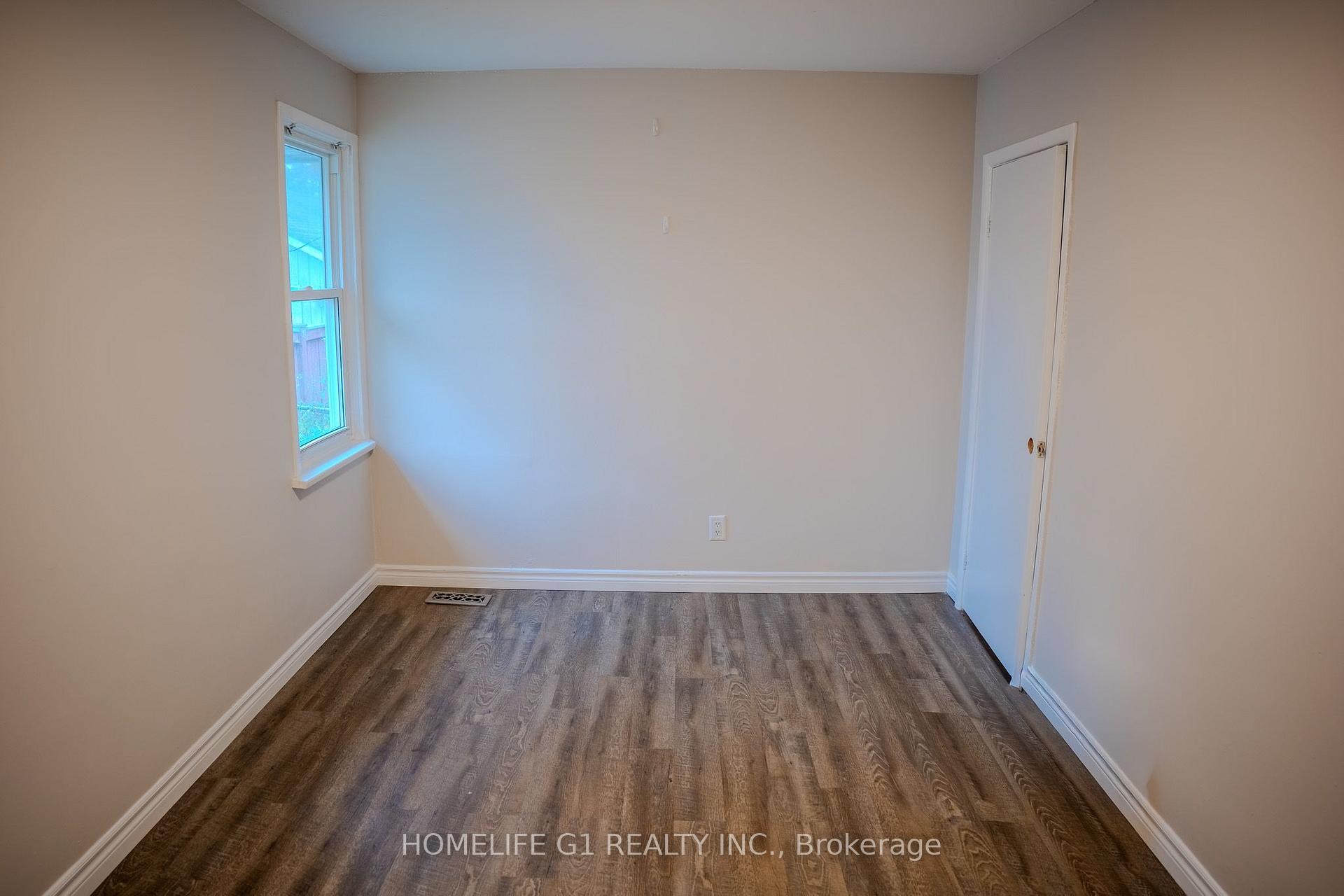 Photo 8 of 332 Grove Street E, Barrie, Grove East — HOMEH