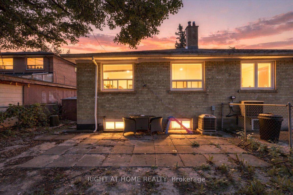 Photo 34 of 70 Painted Post Drive, Scarborough, Woburn — HOMEH