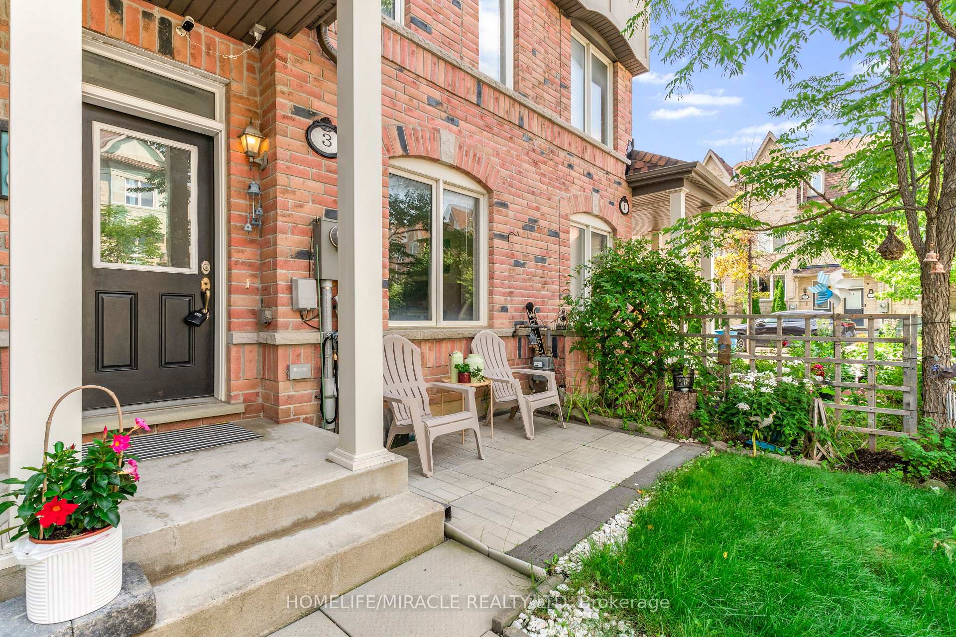 Photo 3 of 3 De Jong Street, Scarborough, Dorset Park — HOMEH