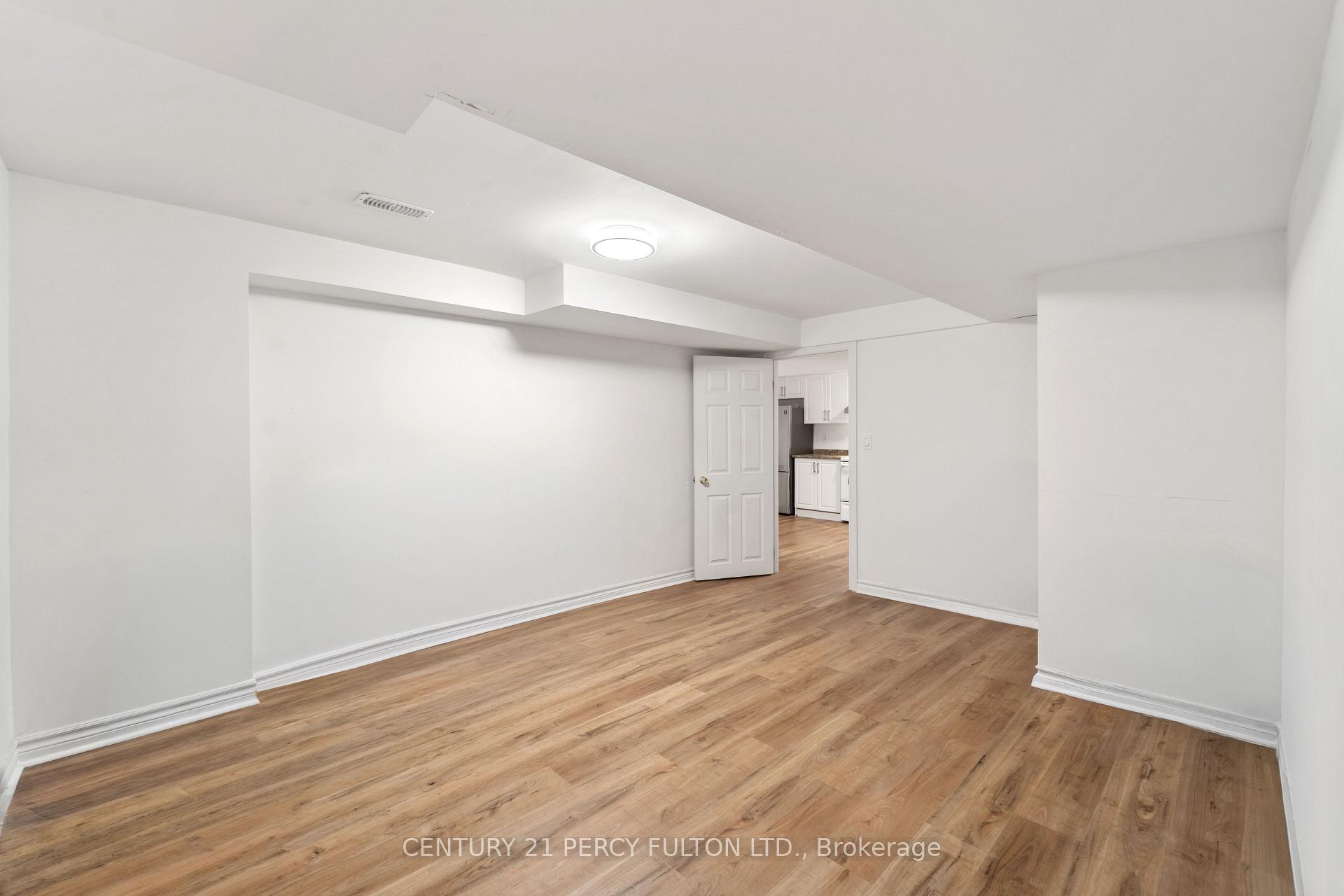 Photo 15 of 35 Weldon Street, Whitby, Rolling Acres — HOMEH