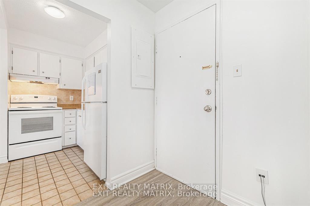 Photo 3 of Unit 403C, 2041 Arrowsmith Drive, Ottawa, Beacon Hill South — HOMEH