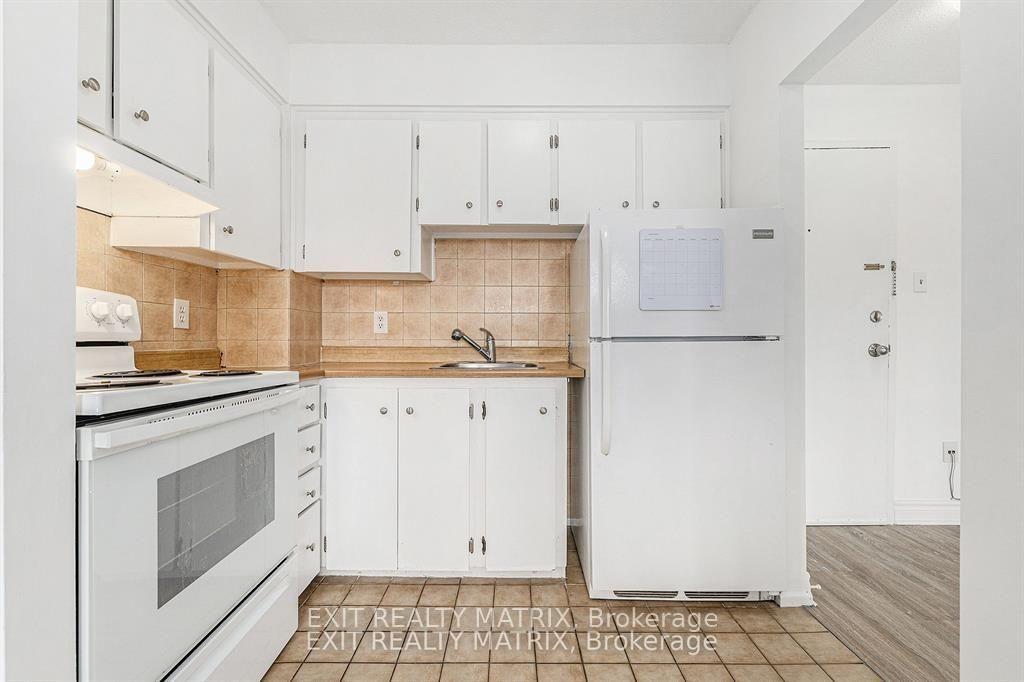Photo 4 of Unit 403C, 2041 Arrowsmith Drive, Ottawa, Beacon Hill South — HOMEH