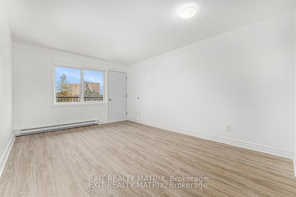Photo 6 of Unit 403C, 2041 Arrowsmith Drive, Ottawa, Beacon Hill South — HOMEH
