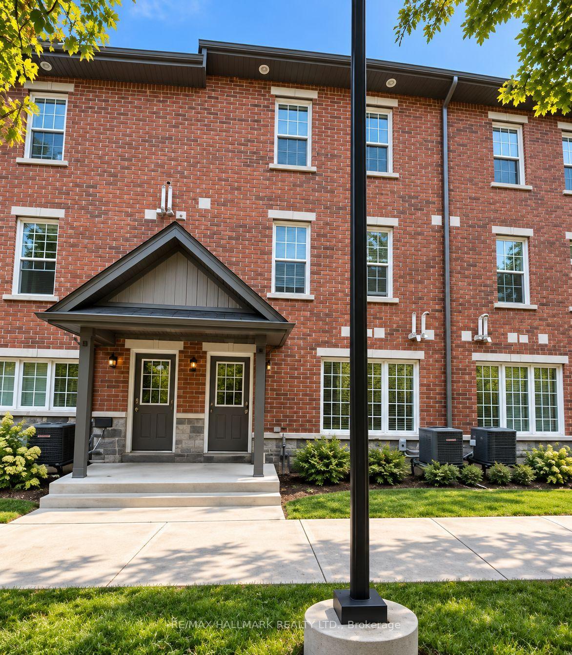 Photo of Unit 10, 242 Penetanguishene Road