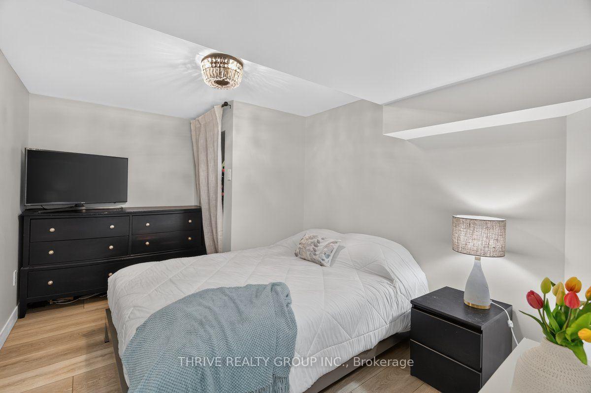 Photo 53 of 29 Southland Drive, London, South V — HOMEH
