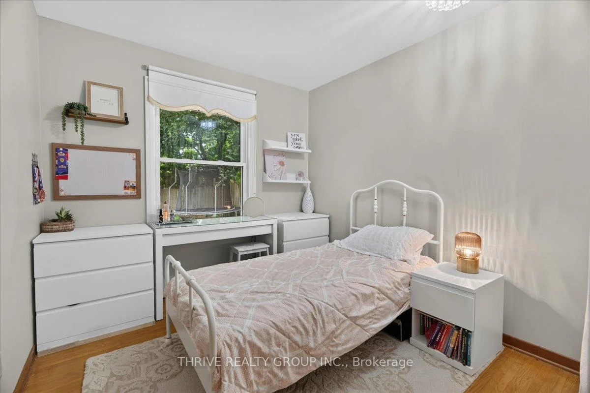 Photo 24 of 29 Southland Drive, London, South V — HOMEH