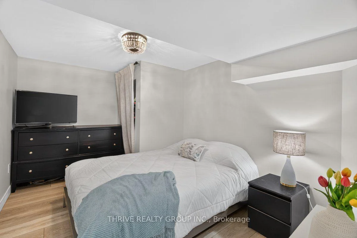 Photo 51 of 29 Southland Drive, London, South V — HOMEH
