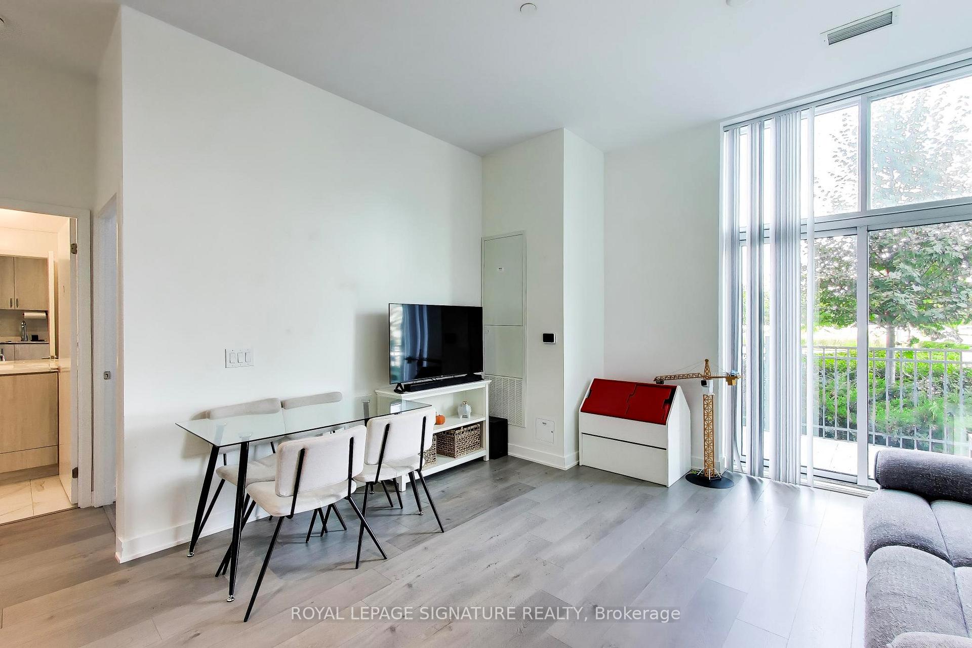 Photo 4 of Unit 105, 60 Honeycrisp Crescent, Vaughan, Vaughan Corporate Centre — HOMEH