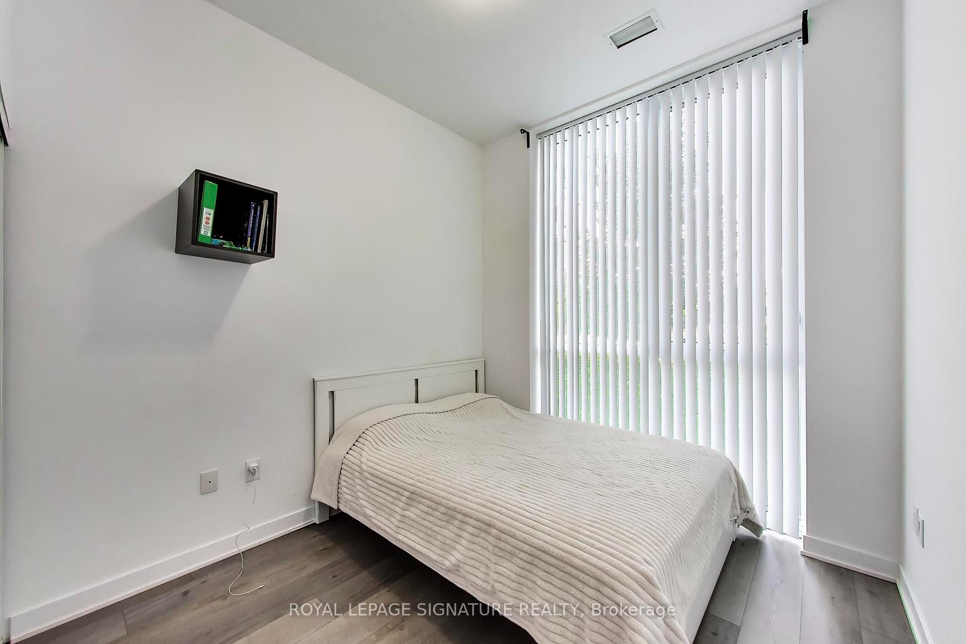 Photo 5 of Unit 105, 60 Honeycrisp Crescent, Vaughan, Vaughan Corporate Centre — HOMEH