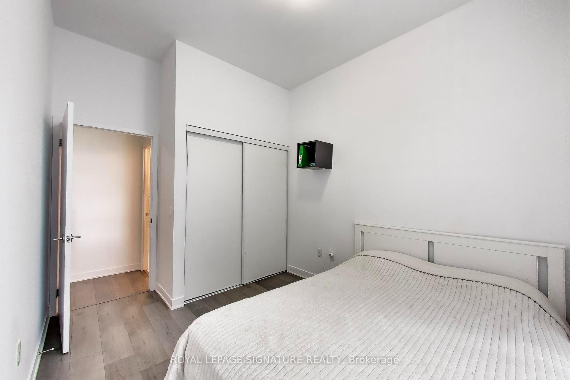 Photo 6 of Unit 105, 60 Honeycrisp Crescent, Vaughan, Vaughan Corporate Centre — HOMEH