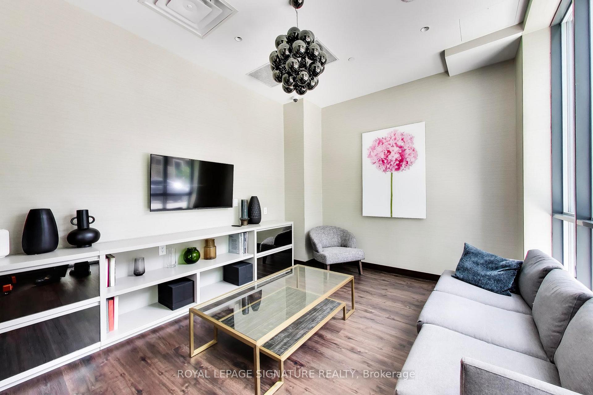 Photo 15 of Unit 105, 60 Honeycrisp Crescent, Vaughan, Vaughan Corporate Centre — HOMEH