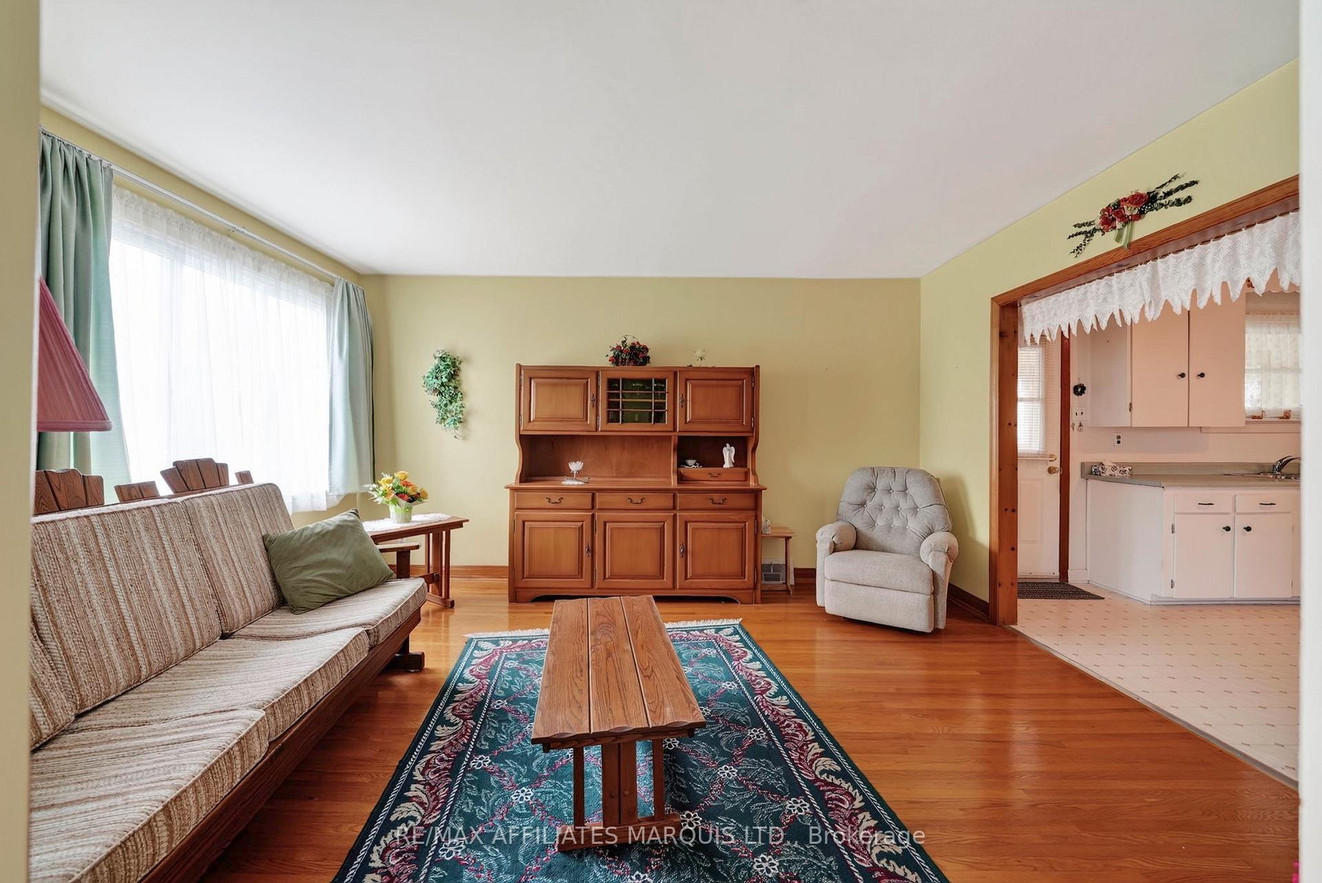 Photo 3 of 1624 Aubin Avenue, Cornwall, Cornwall — HOMEH