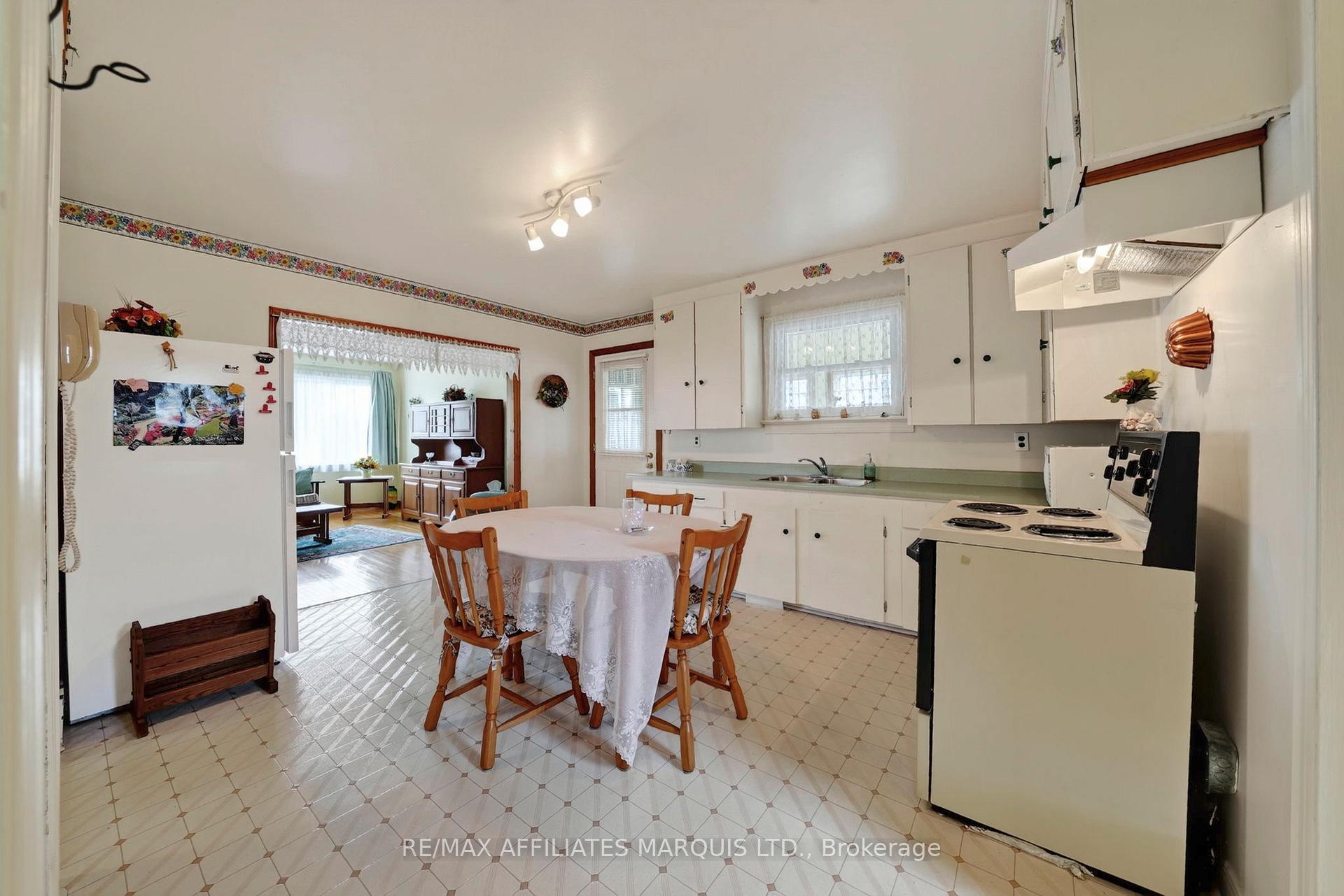 Photo 6 of 1624 Aubin Avenue, Cornwall, Cornwall — HOMEH