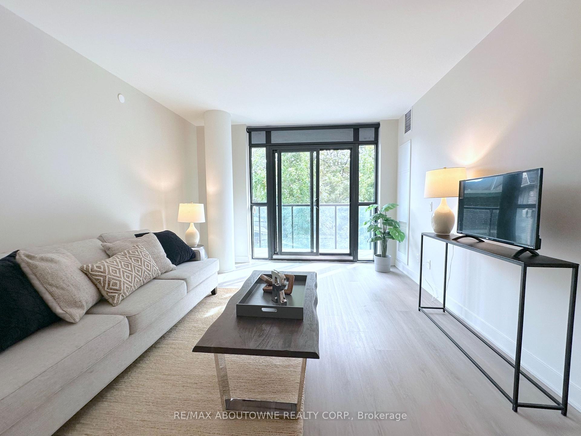 Photo 3 of Unit 219, 3385 Dundas Street W, Toronto, Runnymede-Bloor West Village — HOMEH