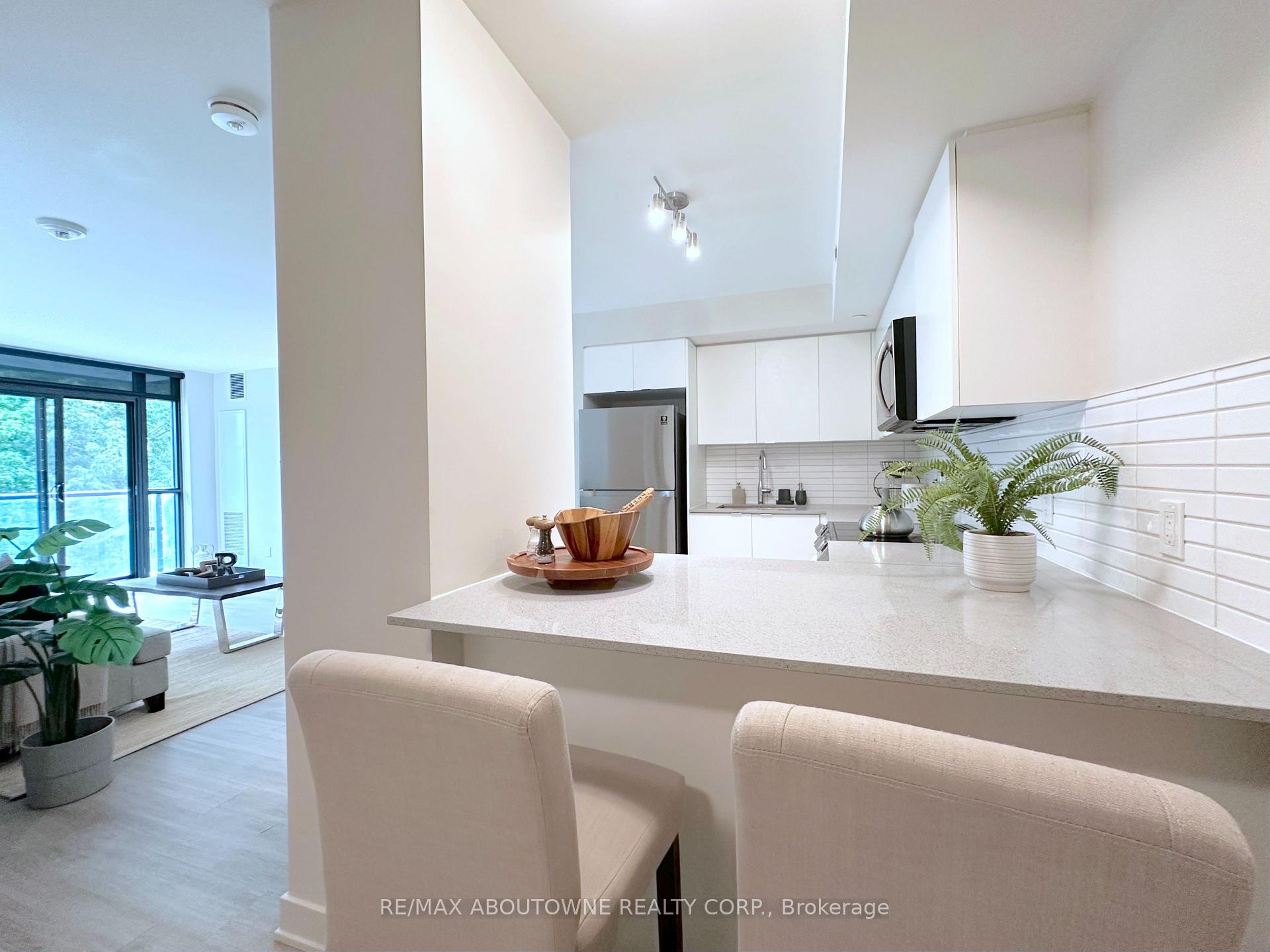 Photo 4 of Unit 219, 3385 Dundas Street W, Toronto, Runnymede-Bloor West Village — HOMEH