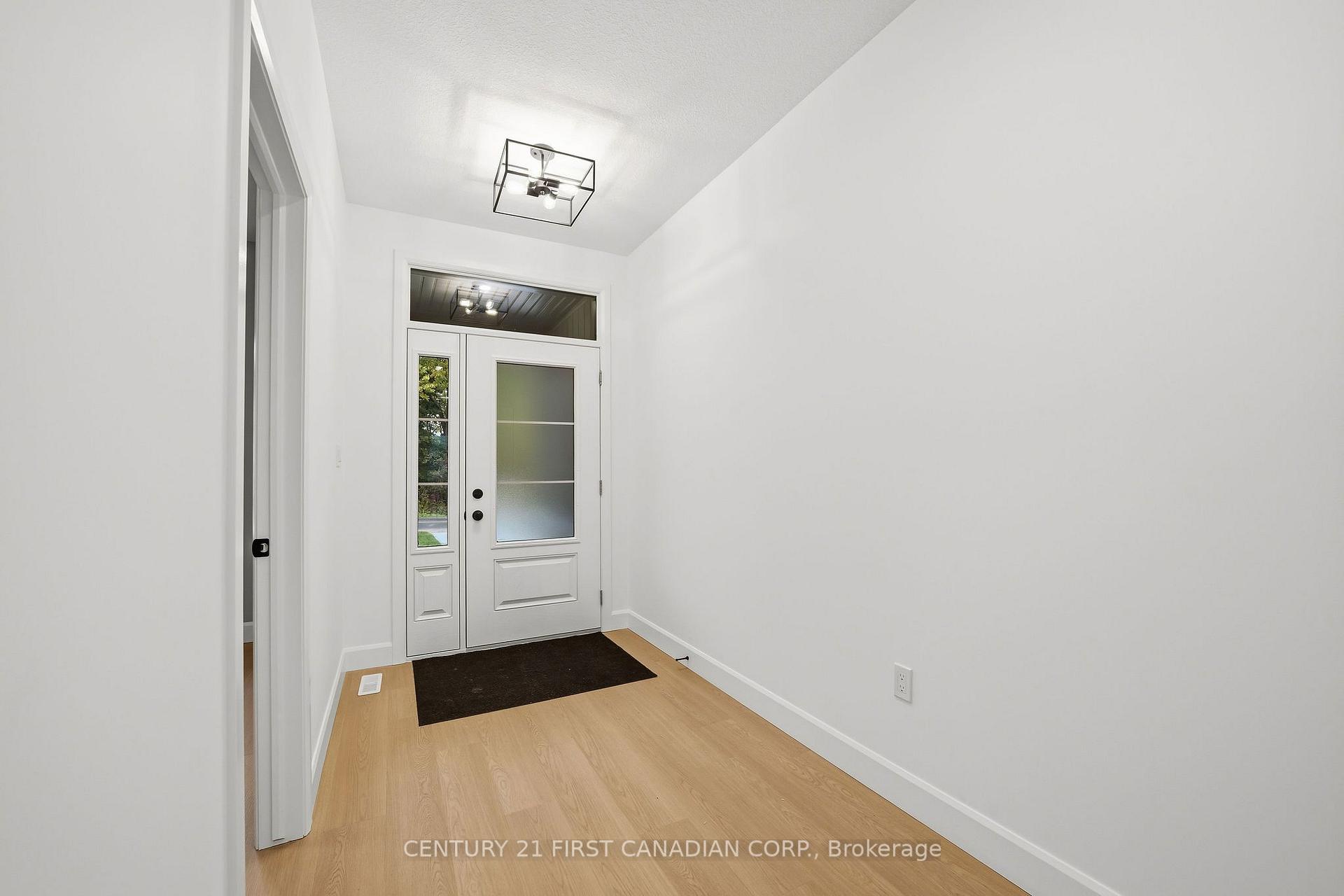 Photo 7 of 78 Queen Street, North Middlesex, Ailsa Craig — HOMEH