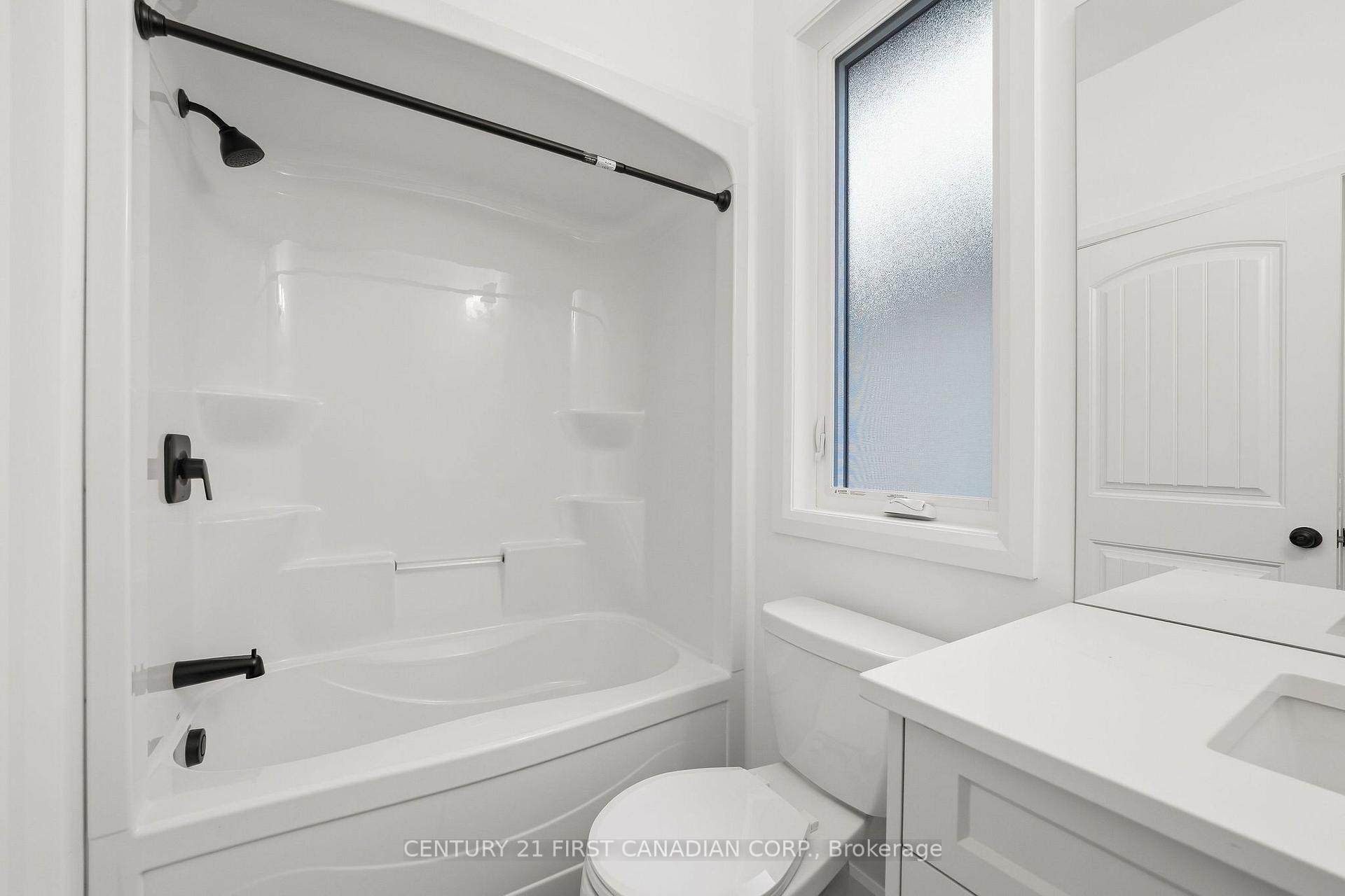Photo 12 of 78 Queen Street, North Middlesex, Ailsa Craig — HOMEH