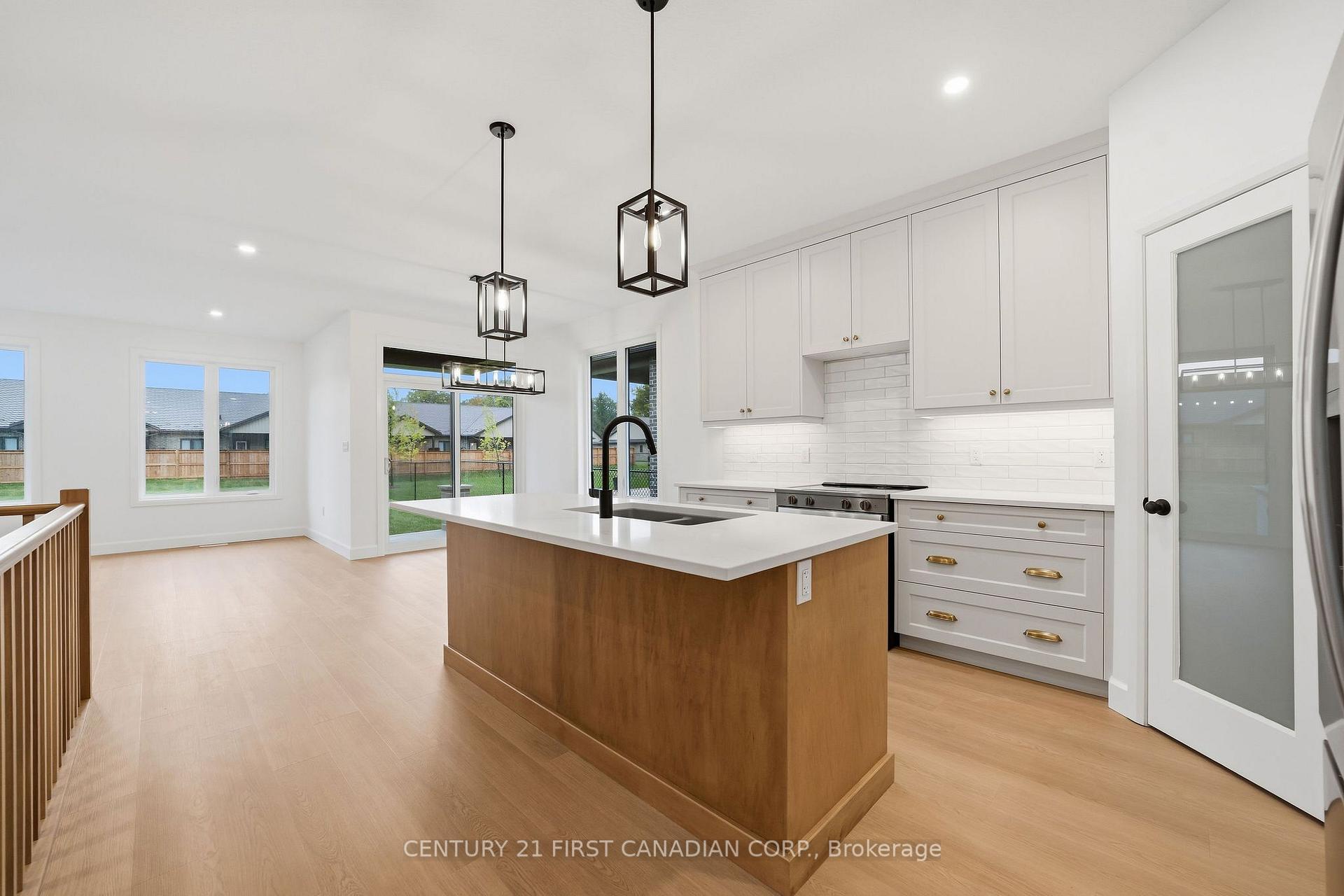 Photo 13 of 78 Queen Street, North Middlesex, Ailsa Craig — HOMEH