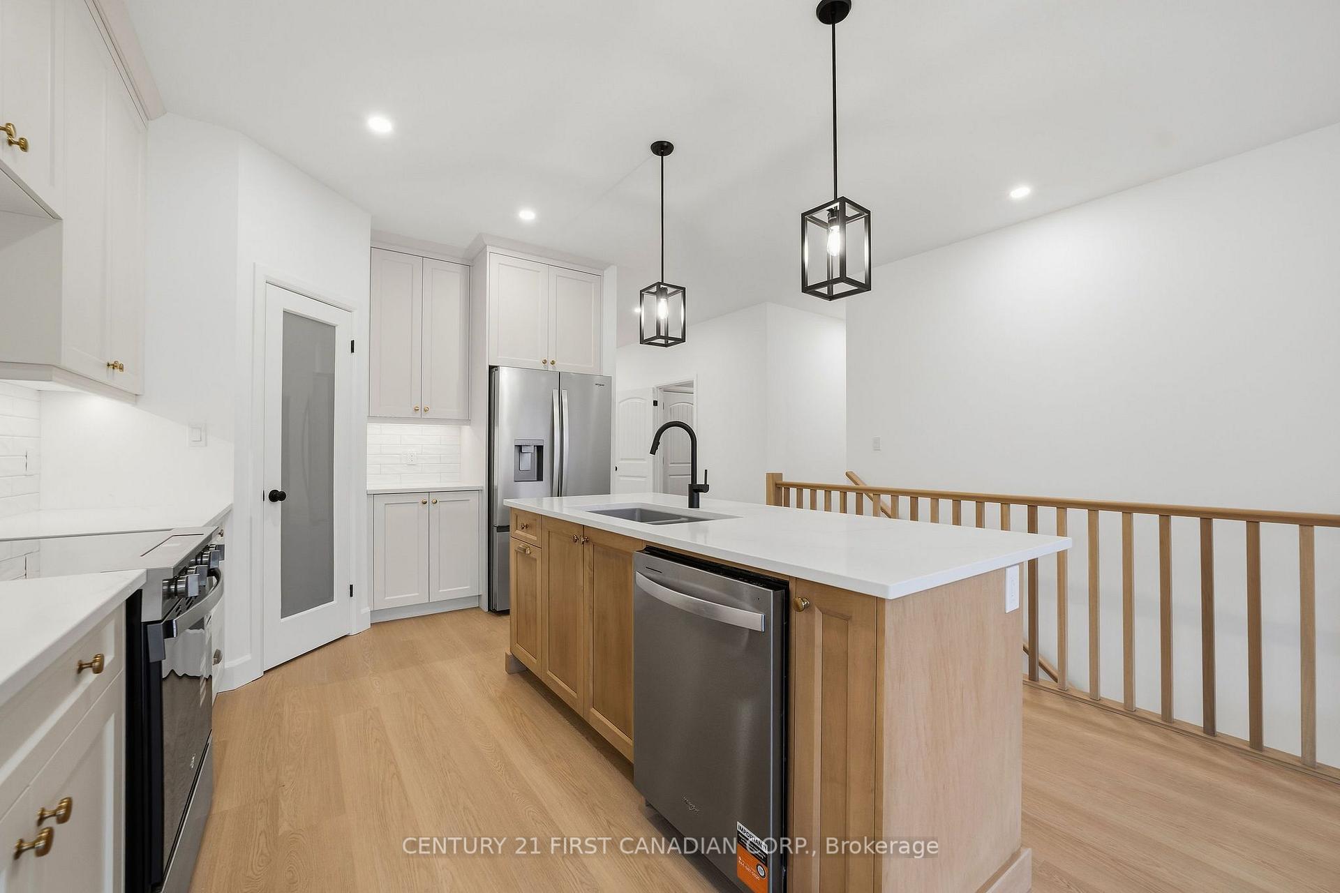 Photo 16 of 78 Queen Street, North Middlesex, Ailsa Craig — HOMEH