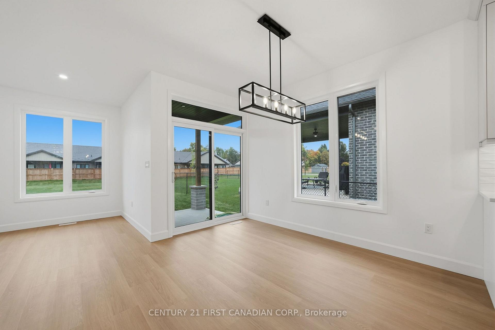 Photo 17 of 78 Queen Street, North Middlesex, Ailsa Craig — HOMEH