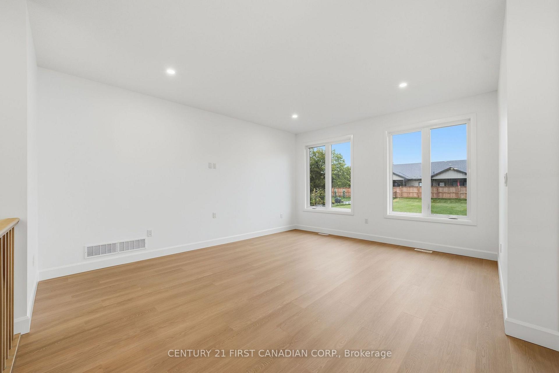 Photo 18 of 78 Queen Street, North Middlesex, Ailsa Craig — HOMEH