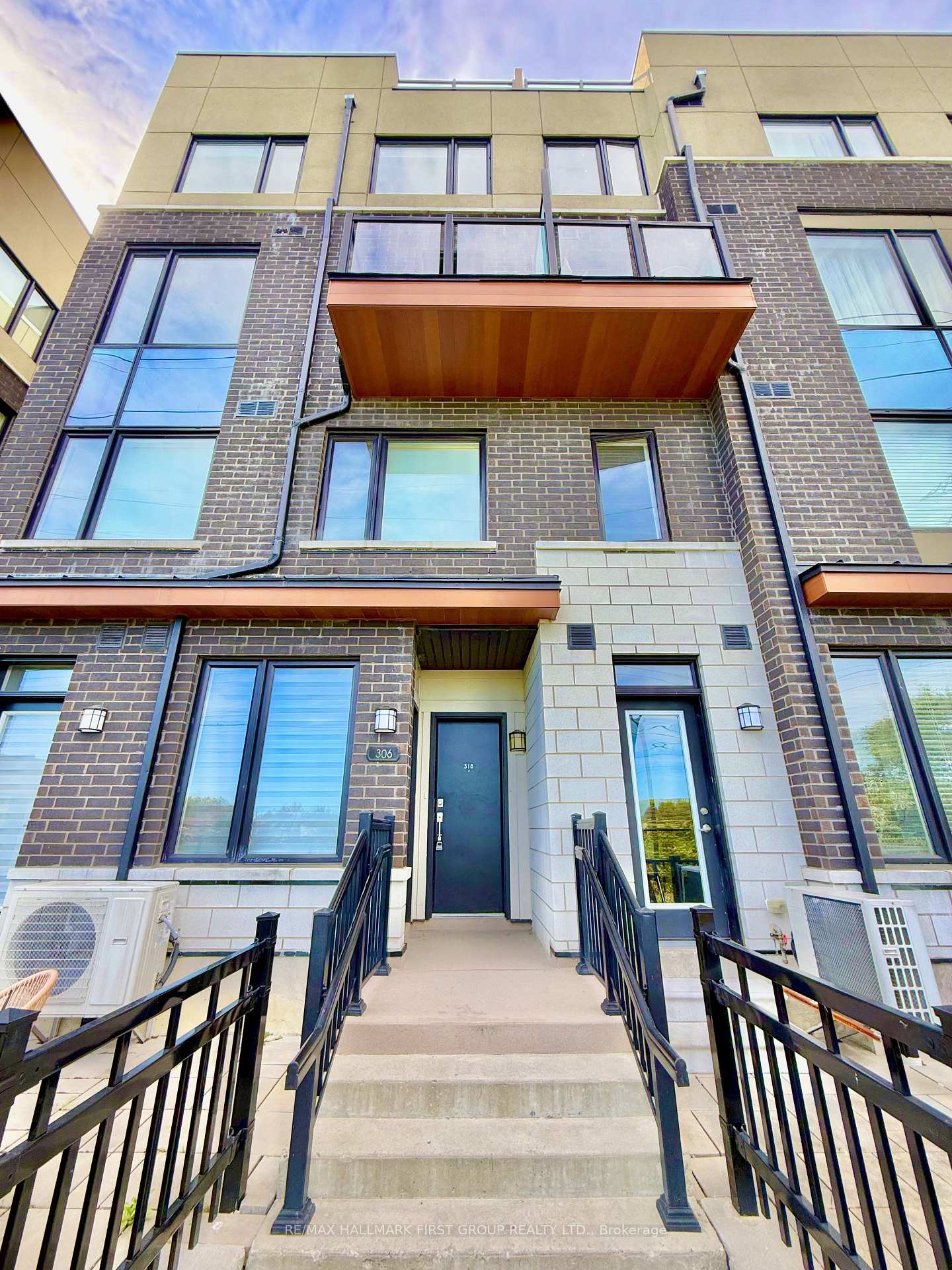 Photo of Unit 318, 1555 Kingston Road