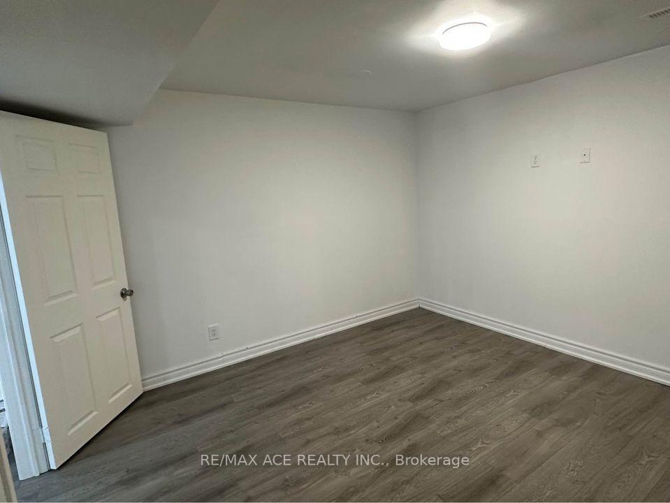 Photo 4 of Unit Bsmnt, 11 Seasons Drive, Scarborough, Rouge — HOMEH