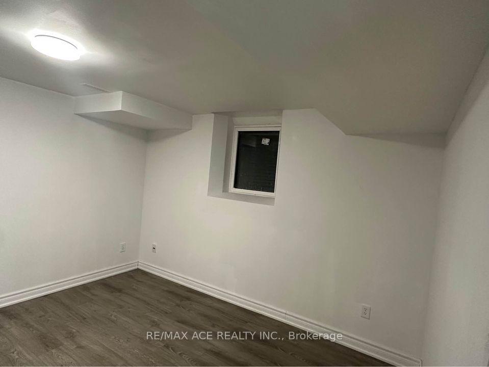 Photo 5 of Unit Bsmnt, 11 Seasons Drive, Scarborough, Rouge — HOMEH