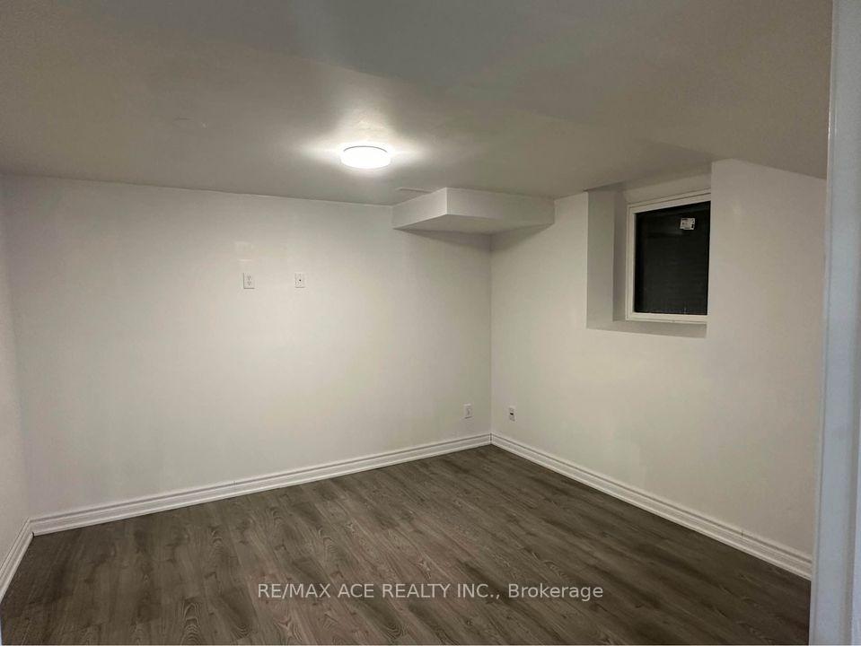 Photo 6 of Unit Bsmnt, 11 Seasons Drive, Scarborough, Rouge — HOMEH