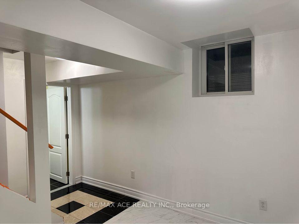 Photo 7 of Unit Bsmnt, 11 Seasons Drive, Scarborough, Rouge — HOMEH