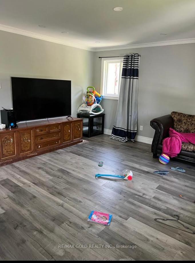 Photo 2 of 11 Brisco Street, Brampton, Brampton North — HOMEH