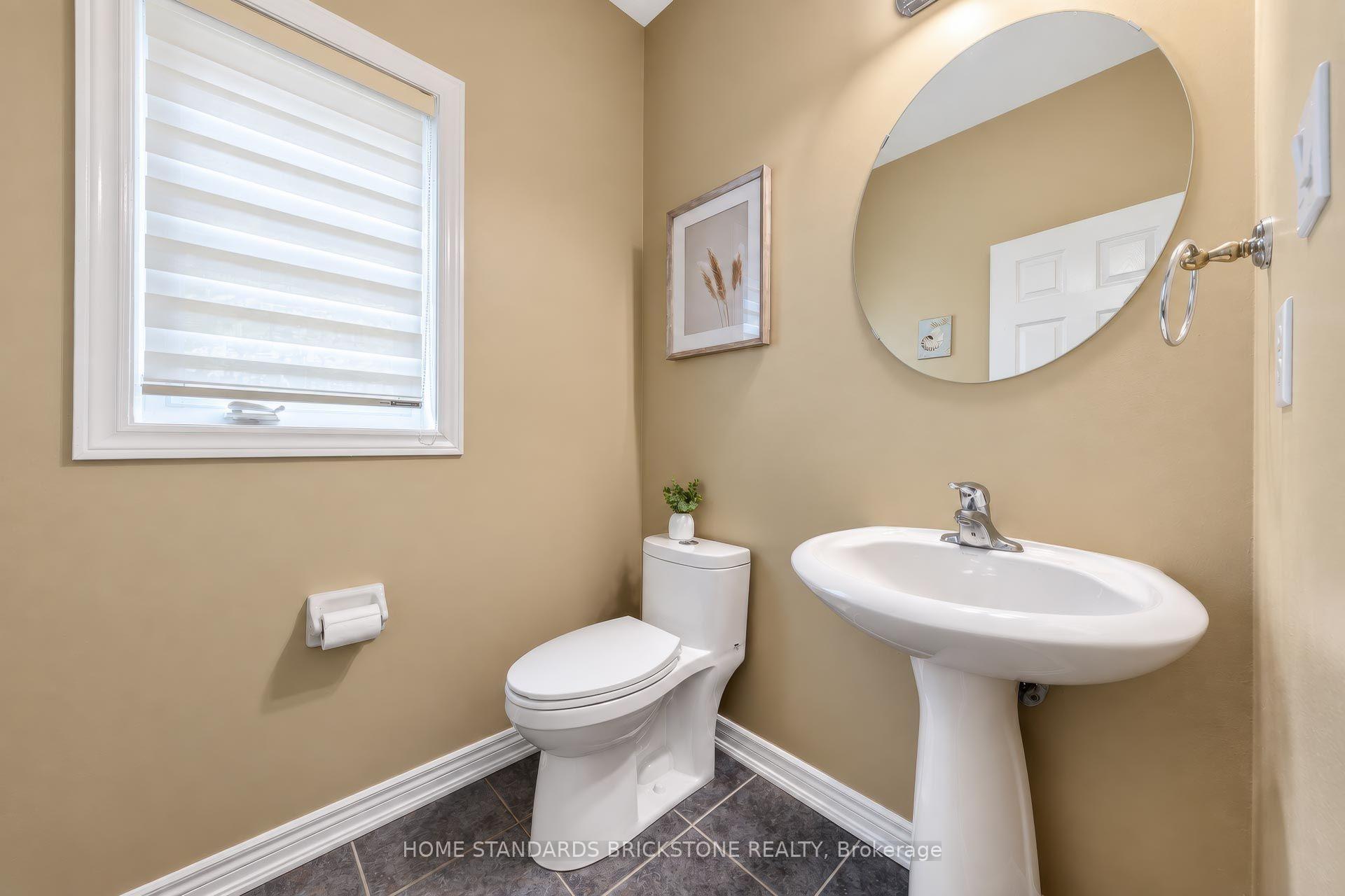 Photo 11 of 134 Kingshill Road, Richmond Hill, Oak Ridges — HOMEH