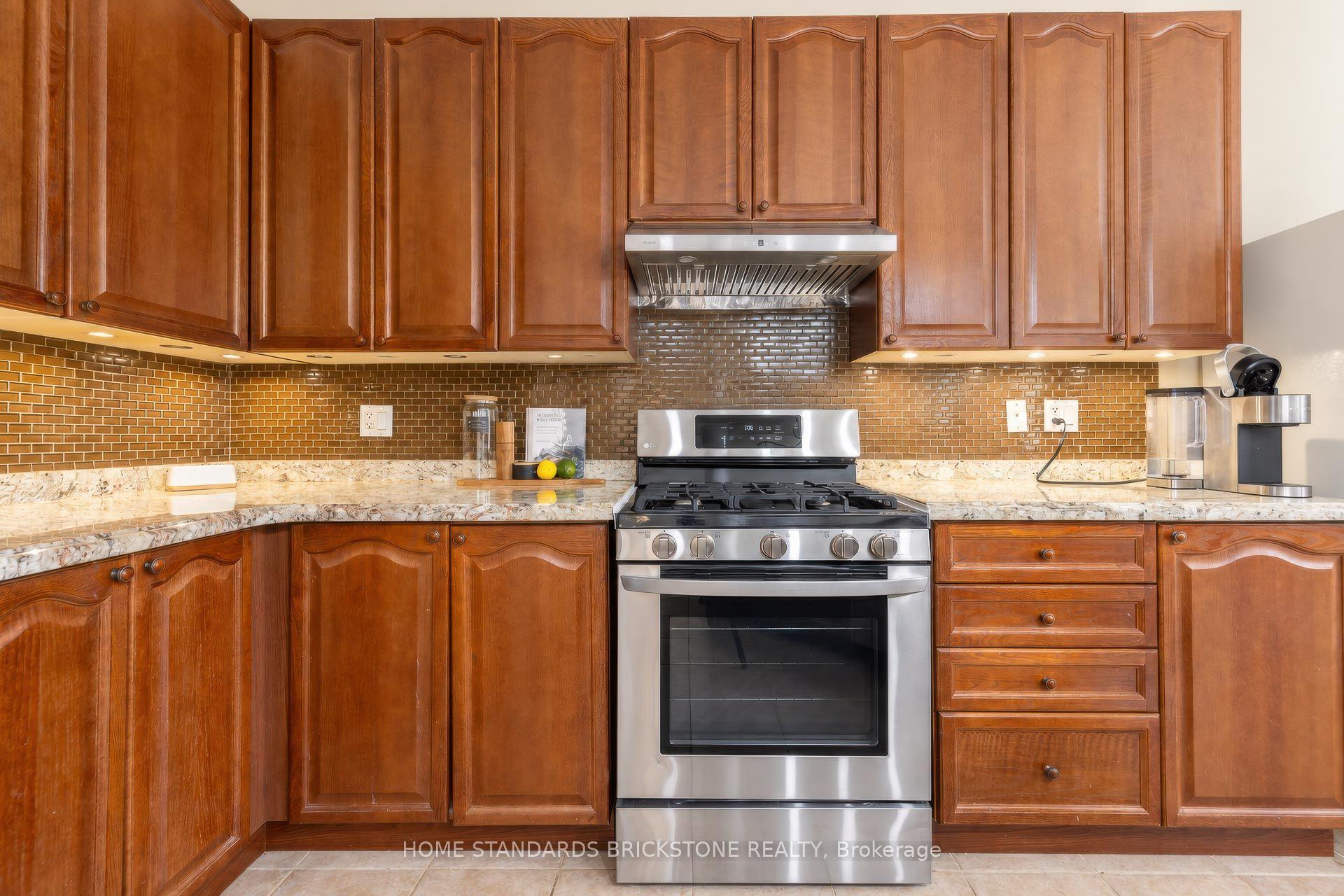 Photo 27 of 134 Kingshill Road, Richmond Hill, Oak Ridges — HOMEH