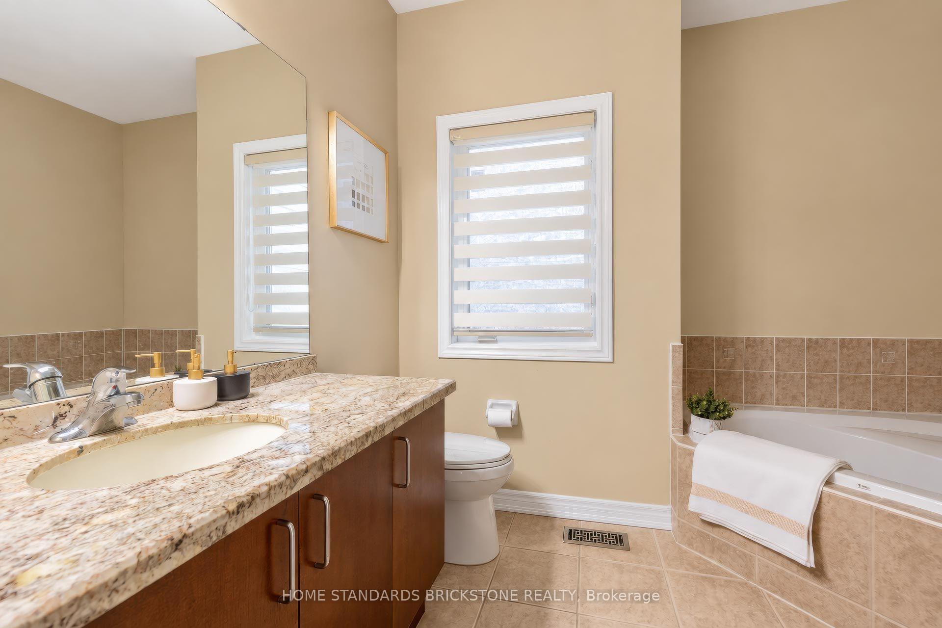 Photo 33 of 134 Kingshill Road, Richmond Hill, Oak Ridges — HOMEH