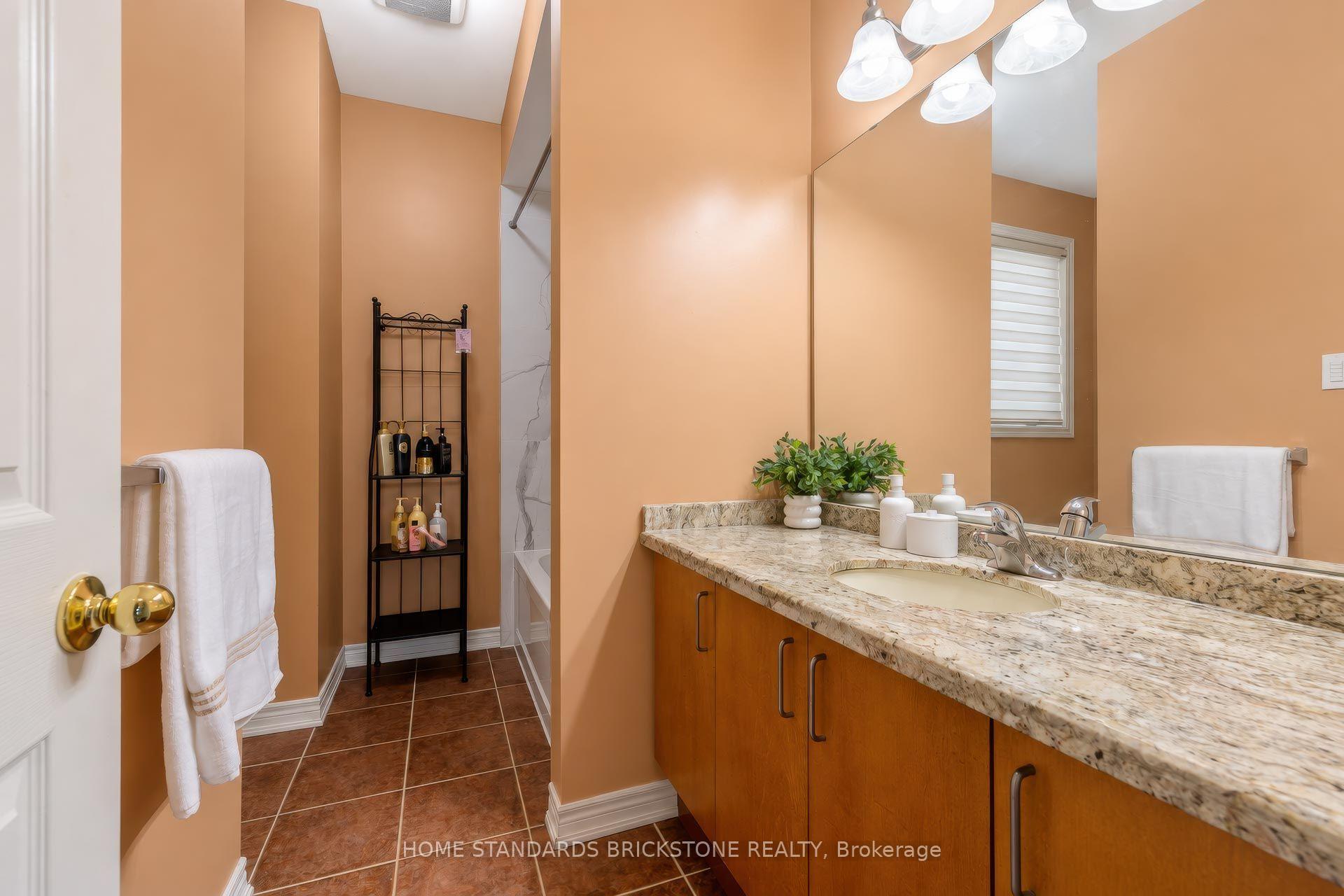 Photo 47 of 134 Kingshill Road, Richmond Hill, Oak Ridges — HOMEH