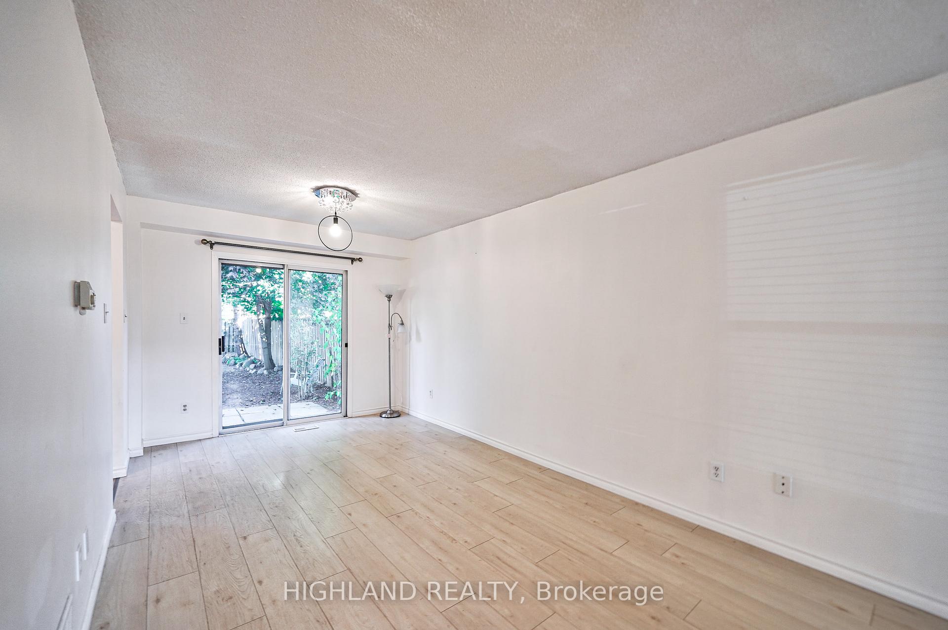 Photo 8 of 6455 Tisler Crescent, Mississauga, Meadowvale — HOMEH