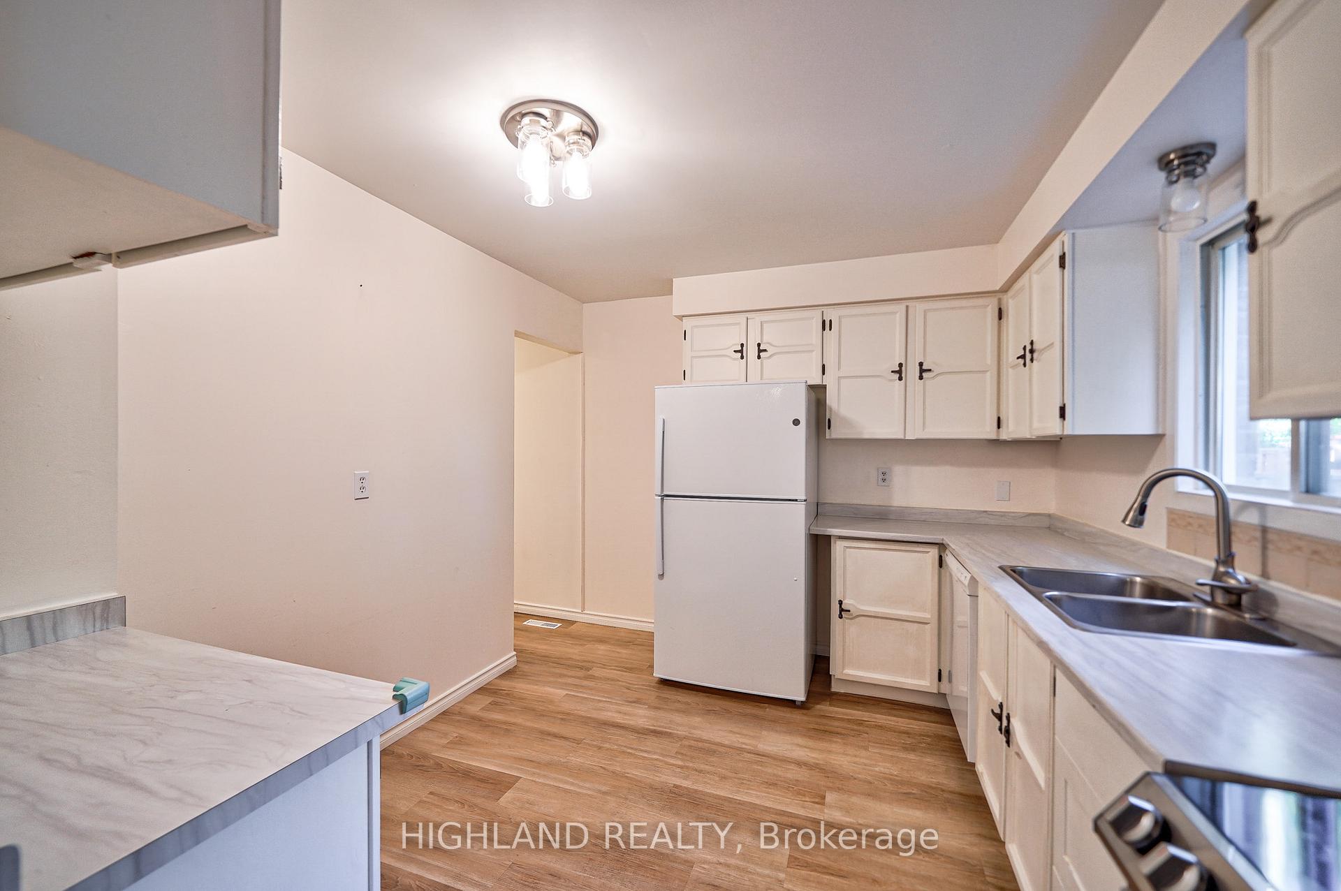 Photo 11 of 6455 Tisler Crescent, Mississauga, Meadowvale — HOMEH